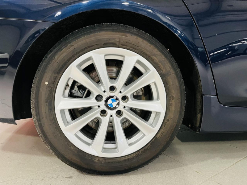 Photo 22 de l'offre de BMW SERIE 5  520d 184 ch F10 LCI Luxe BVA 8 à 18990€ chez Occasions Champenoises