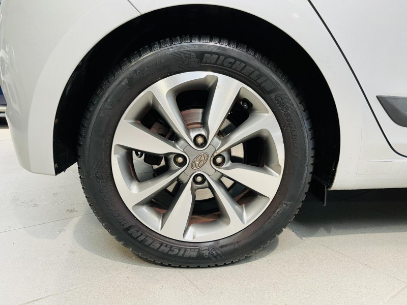 Photo 19 de l'offre de HYUNDAI i20  1.2 84 Inituitive à 10990€ chez Occasions Champenoises
