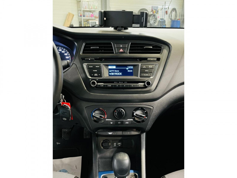 Photo 6 de l'offre de HYUNDAI i20  1.2 84 Inituitive à 10990€ chez Occasions Champenoises