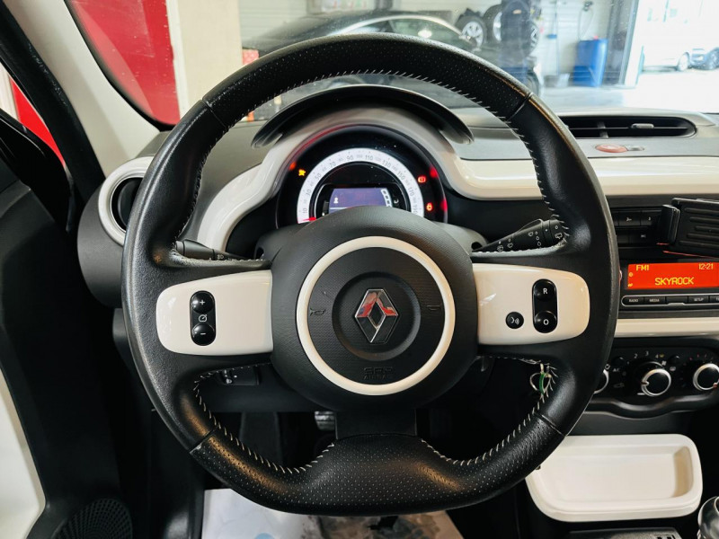 Photo 4 de l'offre de RENAULT TWINGO III 0.9 TCe 90 Energy Intens à 8490€ chez Occasions Champenoises
