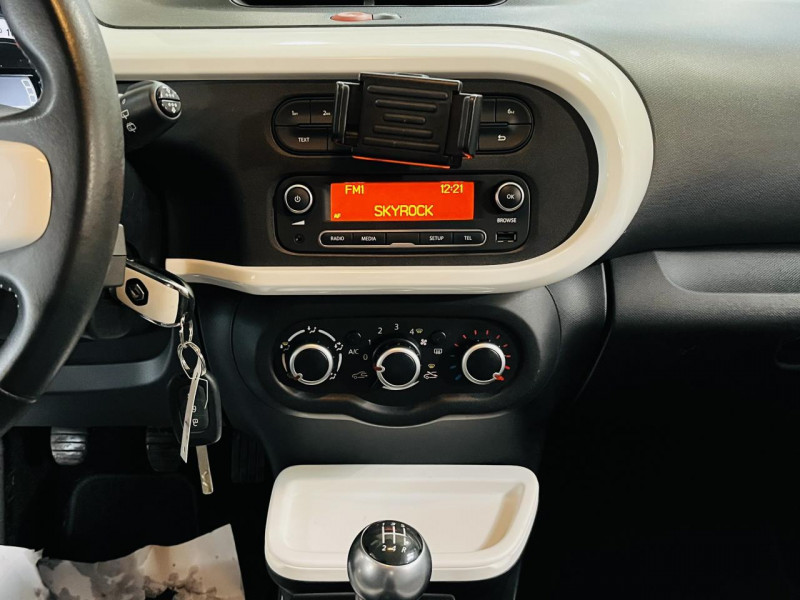 Photo 6 de l'offre de RENAULT TWINGO III 0.9 TCe 90 Energy Intens à 8490€ chez Occasions Champenoises