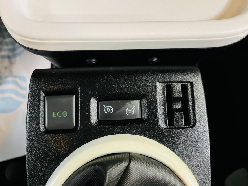 Photo 7 de l'offre de RENAULT TWINGO III 0.9 TCe 90 Energy Intens à 8490€ chez Occasions Champenoises