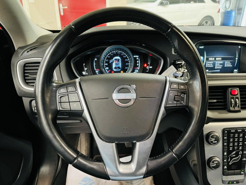 Photo 4 de l'offre de VOLVO V40 BUSINESS D2 115 Ocean Race à 13990€ chez Occasions Champenoises