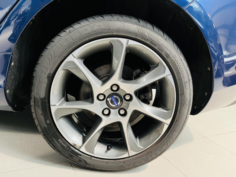 Photo 18 de l'offre de VOLVO V40 BUSINESS D2 115 Ocean Race à 13990€ chez Occasions Champenoises