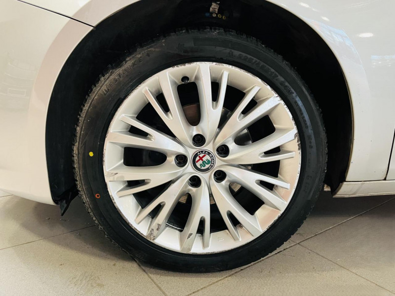 Photo 17 de l'offre de ALFA ROMEO GIULIETTA Série 2 1.6 JTDm 120 ch S&S Super à 12990€ chez Occasions Champenoises