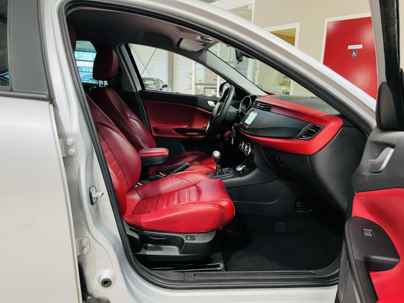 Photo 12 de l'offre de ALFA ROMEO GIULIETTA Série 2 1.6 JTDm 120 ch S&S Super à 12990€ chez Occasions Champenoises