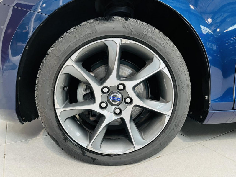 Photo 17 de l'offre de VOLVO V40 BUSINESS D2 115 Ocean Race à 13990€ chez Occasions Champenoises