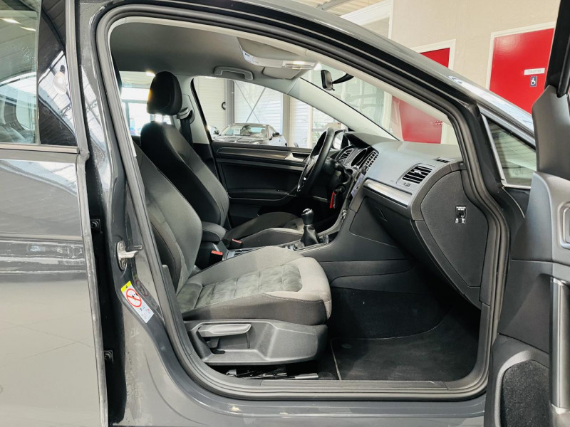 Photo 14 de l'offre de VOLKSWAGEN GOLF 1.4 TSI 125 BlueMotion Technology Confortline à 13990€ chez Occasions Champenoises