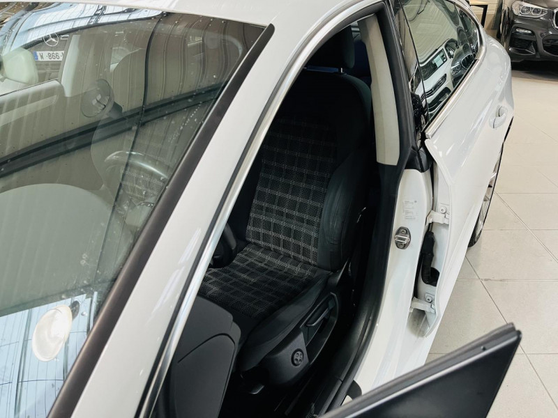 Photo 7 de l'offre de AUDI A5 SPORTBACK 2.0 TDI 177 S-tronic S Line à 18490€ chez Occasions Champenoises