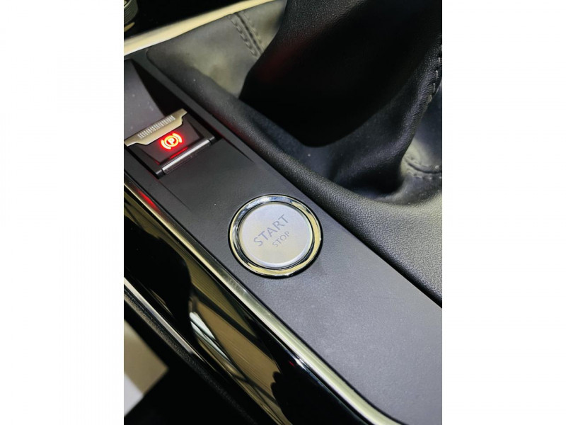 Photo 10 de l'offre de PEUGEOT 3008  1.6 BlueHDi 120ch S&S BVM6 Allure à 15990€ chez Occasions Champenoises