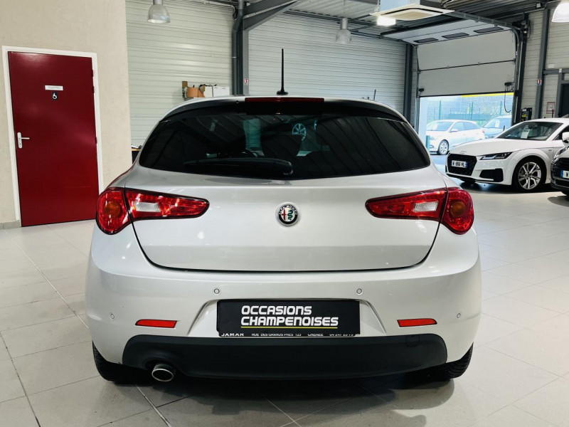 Photo 15 de l'offre de ALFA ROMEO GIULIETTA Série 2 1.6 JTDm 120 ch S&S Super à 12990€ chez Occasions Champenoises