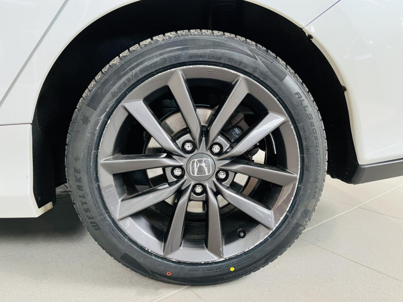 Photo 24 de l'offre de HONDA CIVIC 1.0 i-VTEC 126 CVT Exclusive Premium à 15990€ chez Occasions Champenoises