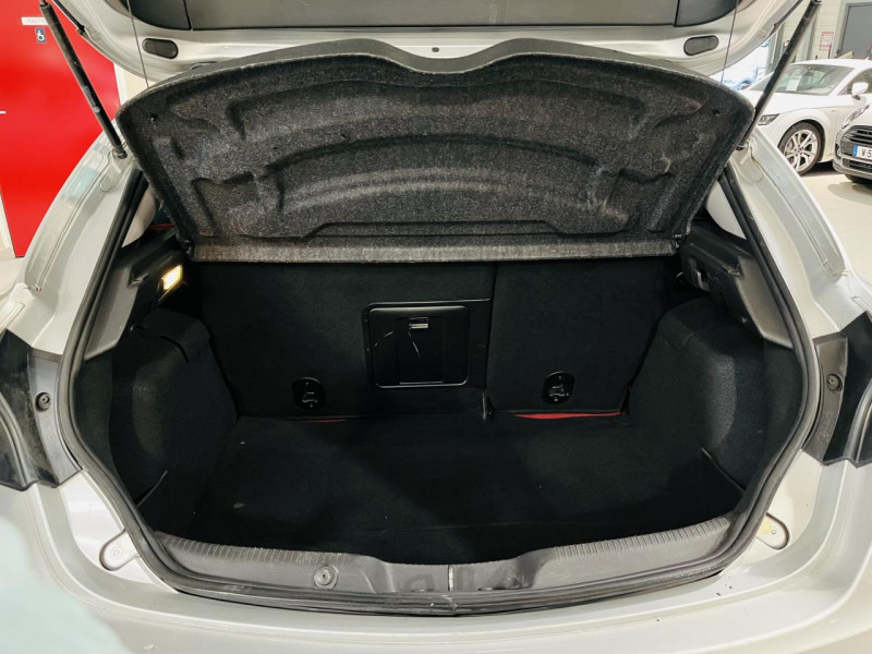 Photo 10 de l'offre de ALFA ROMEO GIULIETTA Série 2 1.6 JTDm 120 ch S&S Super à 12990€ chez Occasions Champenoises