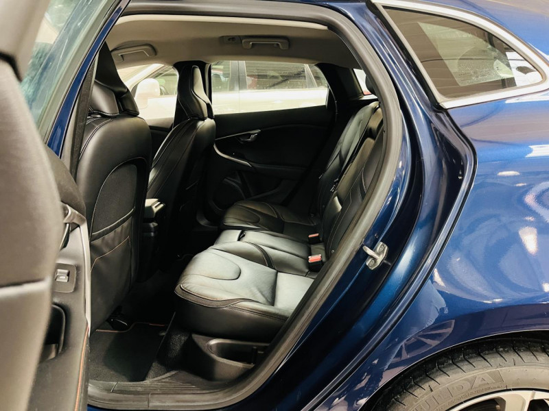 Photo 9 de l'offre de VOLVO V40 BUSINESS D2 115 Ocean Race à 13990€ chez Occasions Champenoises