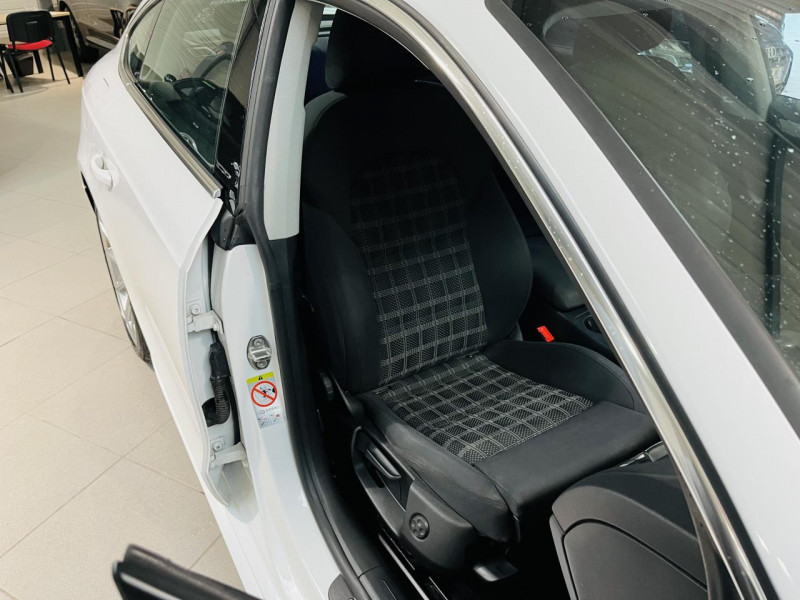 Photo 13 de l'offre de AUDI A5 SPORTBACK 2.0 TDI 177 S-tronic S Line à 18490€ chez Occasions Champenoises