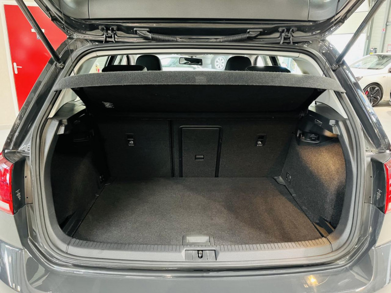 Photo 12 de l'offre de VOLKSWAGEN GOLF 1.4 TSI 125 BlueMotion Technology Confortline à 13990€ chez Occasions Champenoises