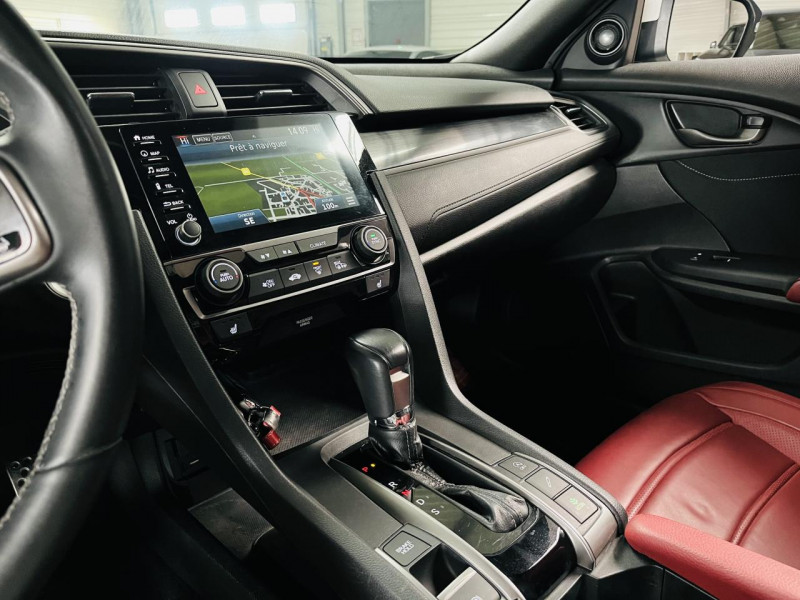 Photo 6 de l'offre de HONDA CIVIC 1.0 i-VTEC 126 CVT Exclusive Premium à 15990€ chez Occasions Champenoises