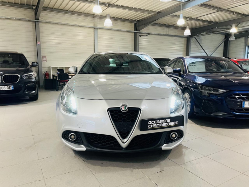 Photo 2 de l'offre de ALFA ROMEO GIULIETTA Série 2 1.6 JTDm 120 ch S&S Super à 12990€ chez Occasions Champenoises