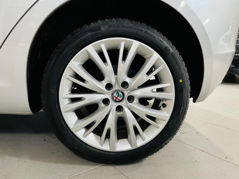 Photo 18 de l'offre de ALFA ROMEO GIULIETTA Série 2 1.6 JTDm 120 ch S&S Super à 12990€ chez Occasions Champenoises