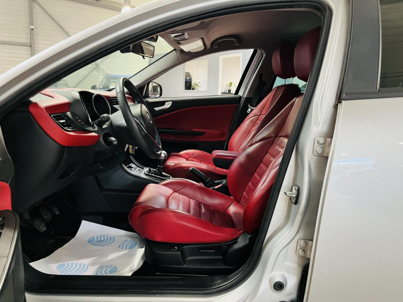 Photo 8 de l'offre de ALFA ROMEO GIULIETTA Série 2 1.6 JTDm 120 ch S&S Super à 12990€ chez Occasions Champenoises