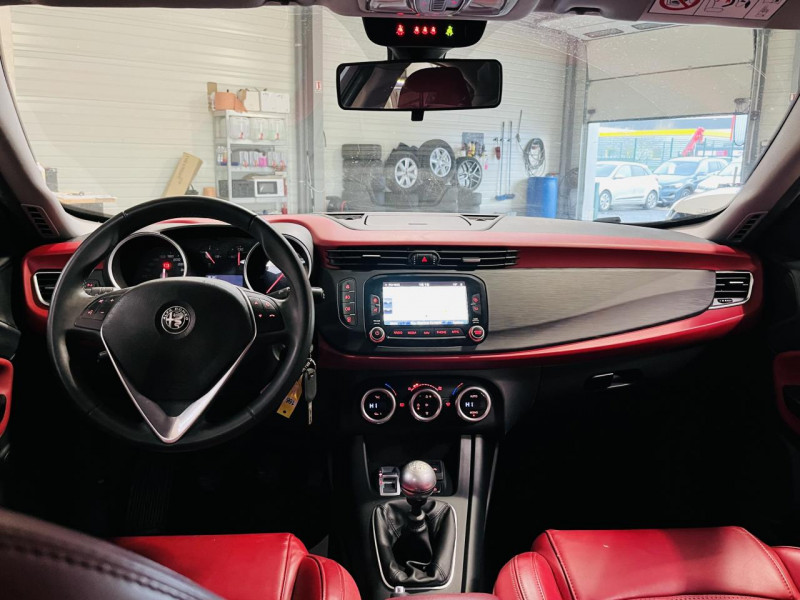 Photo 3 de l'offre de ALFA ROMEO GIULIETTA Série 2 1.6 JTDm 120 ch S&S Super à 12990€ chez Occasions Champenoises