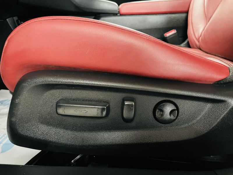 Photo 13 de l'offre de HONDA CIVIC 1.0 i-VTEC 126 CVT Exclusive Premium à 15990€ chez Occasions Champenoises