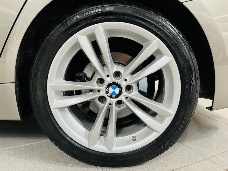 Photo 23 de l'offre de BMW SERIE 3 TOURING  318d 150 ch F31 LCI Luxury BVA 8 à 19990€ chez Occasions Champenoises