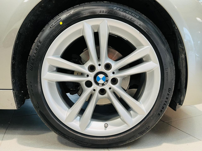 Photo 25 de l'offre de BMW SERIE 3 TOURING  318d 150 ch F31 LCI Luxury BVA 8 à 19990€ chez Occasions Champenoises