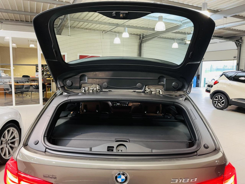 Photo 15 de l'offre de BMW SERIE 3 TOURING  318d 150 ch F31 LCI Luxury BVA 8 à 19990€ chez Occasions Champenoises
