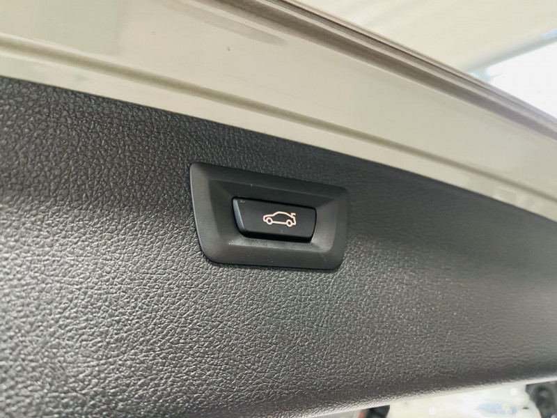 Photo 14 de l'offre de BMW SERIE 3 TOURING  318d 150 ch F31 LCI Luxury BVA 8 à 19990€ chez Occasions Champenoises