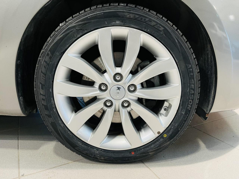 Photo 23 de l'offre de KIA CARENS 1.6 GDi 135 ch ISG Premium 7 Places à 12990€ chez Occasions Champenoises