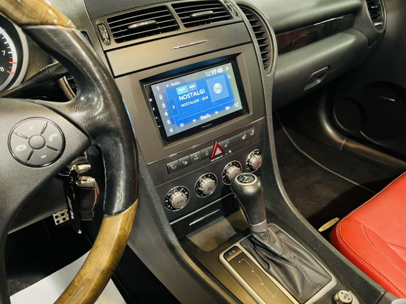 Photo 9 de l'offre de MERCEDES-BENZ SLK 350 V6 305ch 7G-Tronic à 17490€ chez Occasions Champenoises