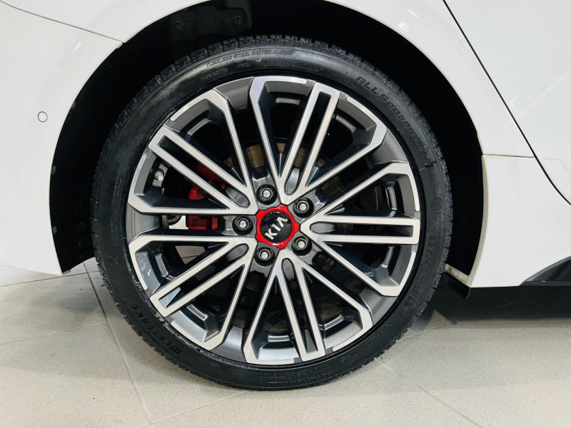 Photo 28 de l'offre de KIA PRO CEE D  1.6 T-GDi 204 ch ISG DCT7 GT à 22990€ chez Occasions Champenoises