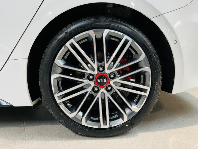 Photo 27 de l'offre de KIA PRO CEE D  1.6 T-GDi 204 ch ISG DCT7 GT à 22990€ chez Occasions Champenoises