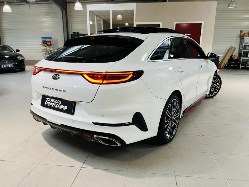 Photo 25 de l'offre de KIA PRO CEE D  1.6 T-GDi 204 ch ISG DCT7 GT à 22990€ chez Occasions Champenoises