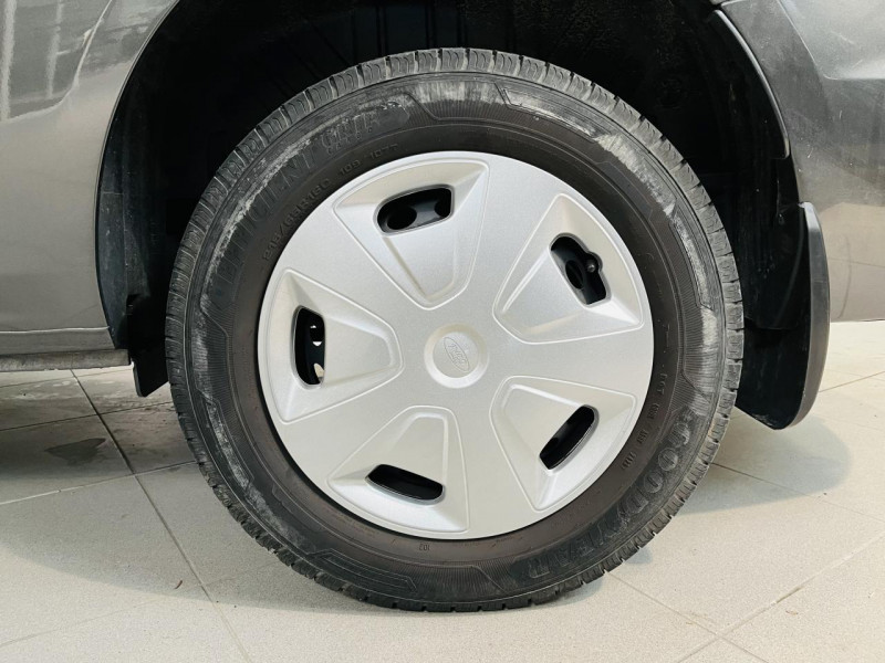 Photo 20 de l'offre de FORD TRANSIT CUSTOM KOMBI 320 L2H1 2.0 EcoBlue 130 Trend Business 9 places à 29990€ chez Occasions Champenoises