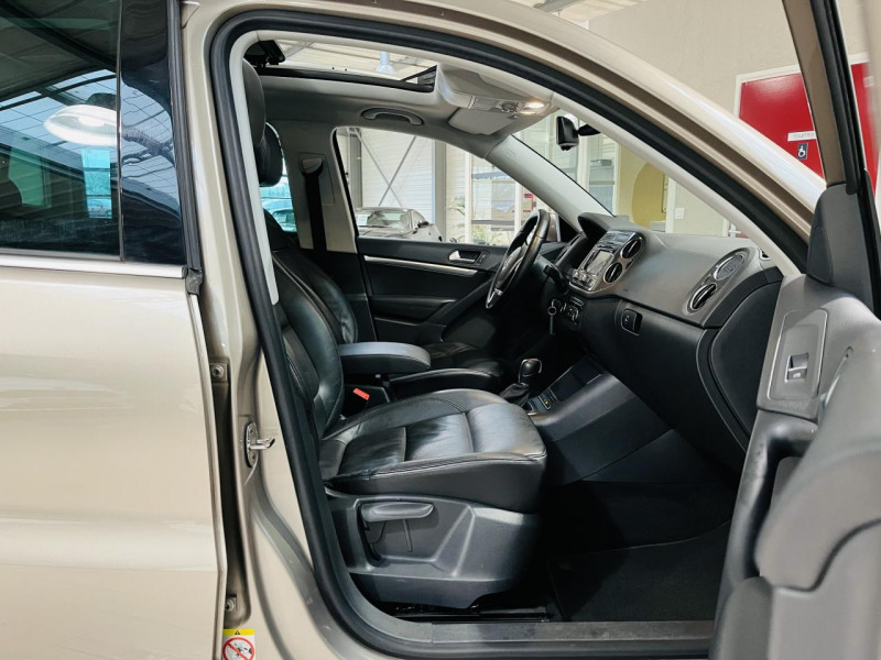 Photo 15 de l'offre de VOLKSWAGEN TIGUAN 1.4 TSI 160 BlueMotion Technology Sportline DSG6 à 17990€ chez Occasions Champenoises