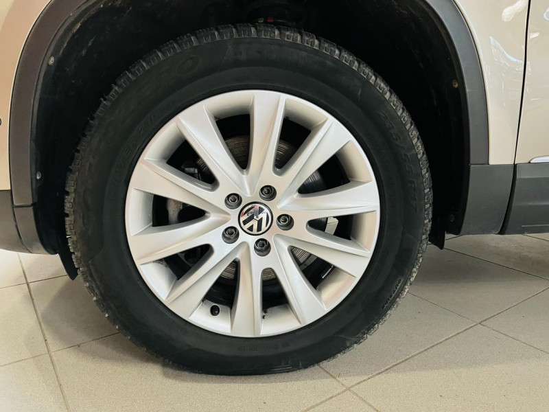 Photo 20 de l'offre de VOLKSWAGEN TIGUAN 1.4 TSI 160 BlueMotion Technology Sportline DSG6 à 17990€ chez Occasions Champenoises