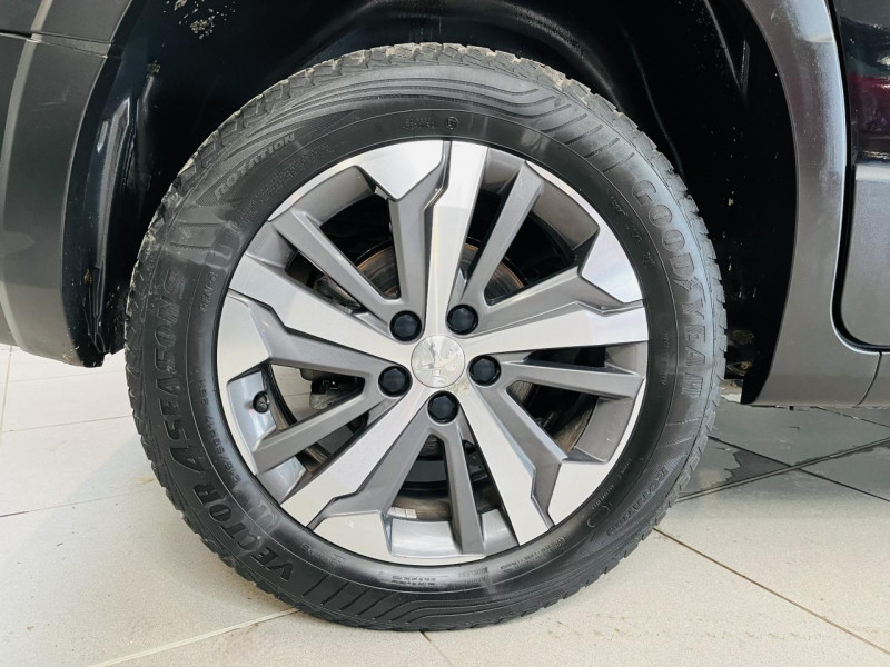 Photo 23 de l'offre de PEUGEOT RIFTER Standard BlueHDi 130 S&S EAT8 GT Line à 19990€ chez Occasions Champenoises