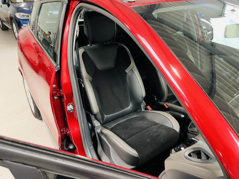 Photo 13 de l'offre de RENAULT CLIO Estate TCe 90 Energy Intens à 9990€ chez Occasions Champenoises