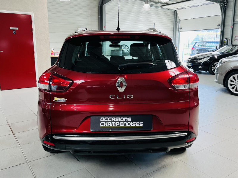 Photo 16 de l'offre de RENAULT CLIO Estate TCe 90 Energy Intens à 9990€ chez Occasions Champenoises