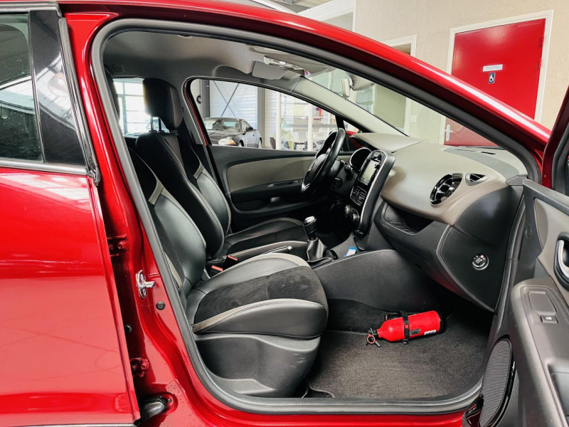 Photo 12 de l'offre de RENAULT CLIO Estate TCe 90 Energy Intens à 9990€ chez Occasions Champenoises