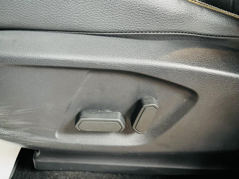 Photo 11 de l'offre de FORD RANGER DOUBLE CABINE  3.2 ECOBLUE 200 4X4 BV6 WILDTRAK à 32990€ chez Occasions Champenoises