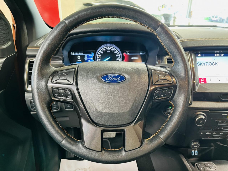 Photo 4 de l'offre de FORD RANGER DOUBLE CABINE  3.2 ECOBLUE 200 4X4 BV6 WILDTRAK à 32990€ chez Occasions Champenoises