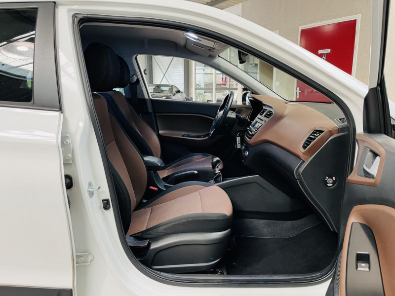 Photo 12 de l'offre de HYUNDAI i20 1.1 CRDi - 75  Intuitive à 8990€ chez Occasions Champenoises