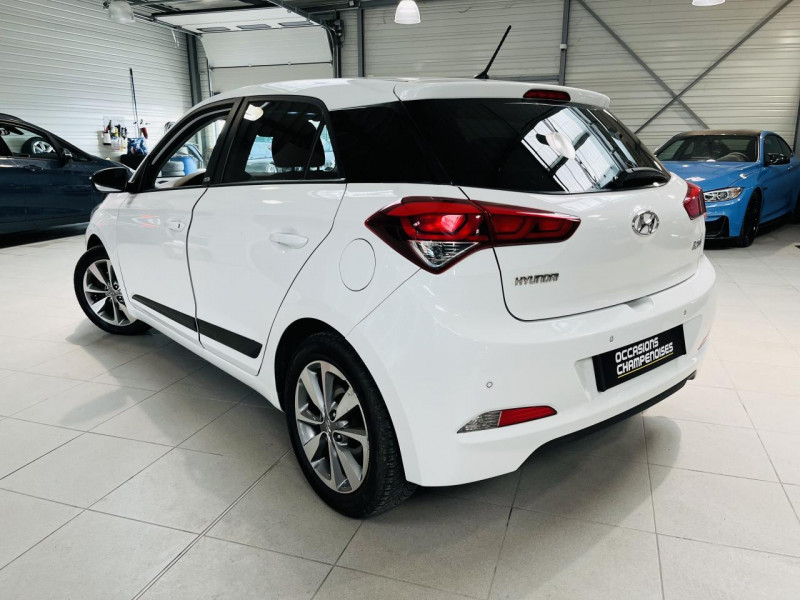 Photo 14 de l'offre de HYUNDAI i20 1.1 CRDi - 75  Intuitive à 8990€ chez Occasions Champenoises