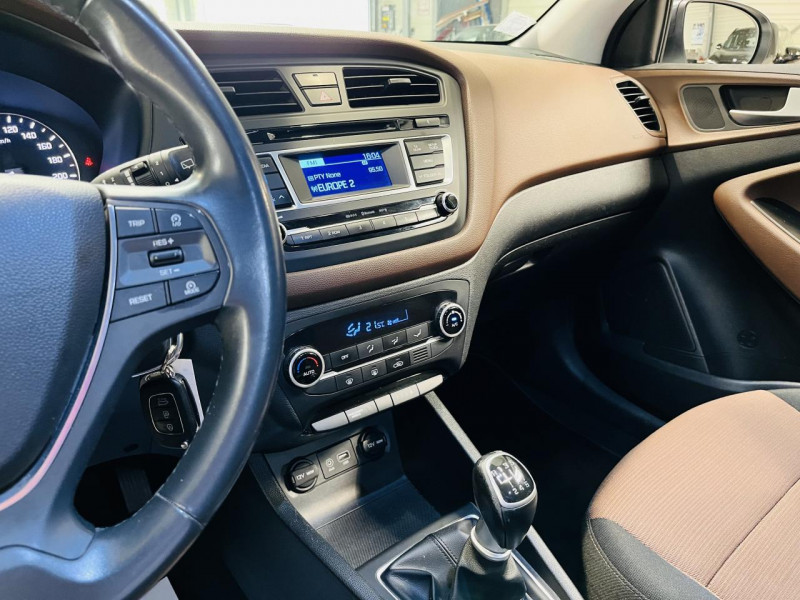 Photo 5 de l'offre de HYUNDAI i20 1.1 CRDi - 75  Intuitive à 8990€ chez Occasions Champenoises