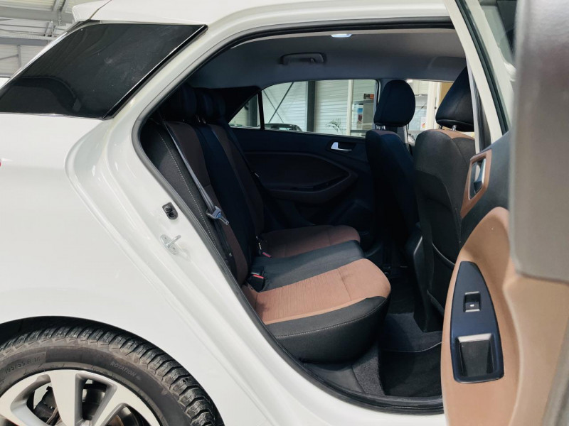 Photo 11 de l'offre de HYUNDAI i20 1.1 CRDi - 75  Intuitive à 8990€ chez Occasions Champenoises