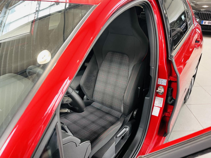 Photo 10 de l'offre de VOLKSWAGEN GOLF 2.0 TSI 245 DSG7 GTI à 26990€ chez Occasions Champenoises