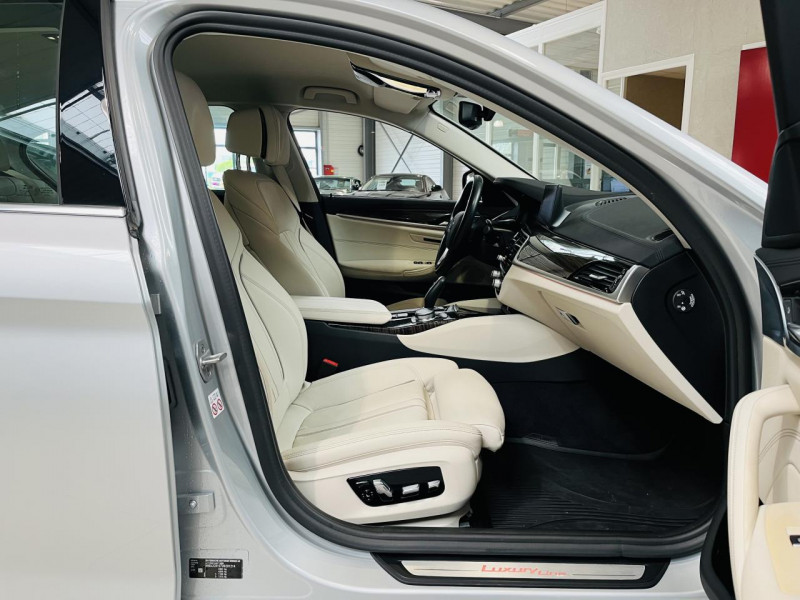 Photo 17 de l'offre de BMW SERIE 5  530d 265 ch BVA8 G30 Luxury à 34990€ chez Occasions Champenoises